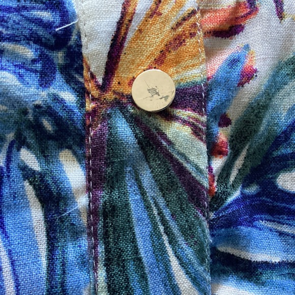 Chico’s Tropical Palm Print Linen Utility Top Womans 1P Medium 8P Tan 3/4 Sleeve - Picture 10 of 15